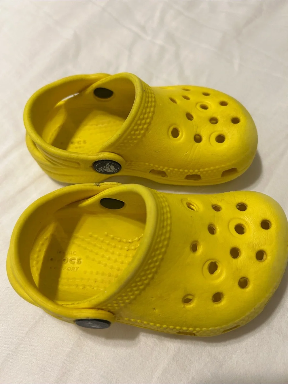 Crocs Yellow Kids Clog Sandals - Lightweight Slip-On, Size C5.